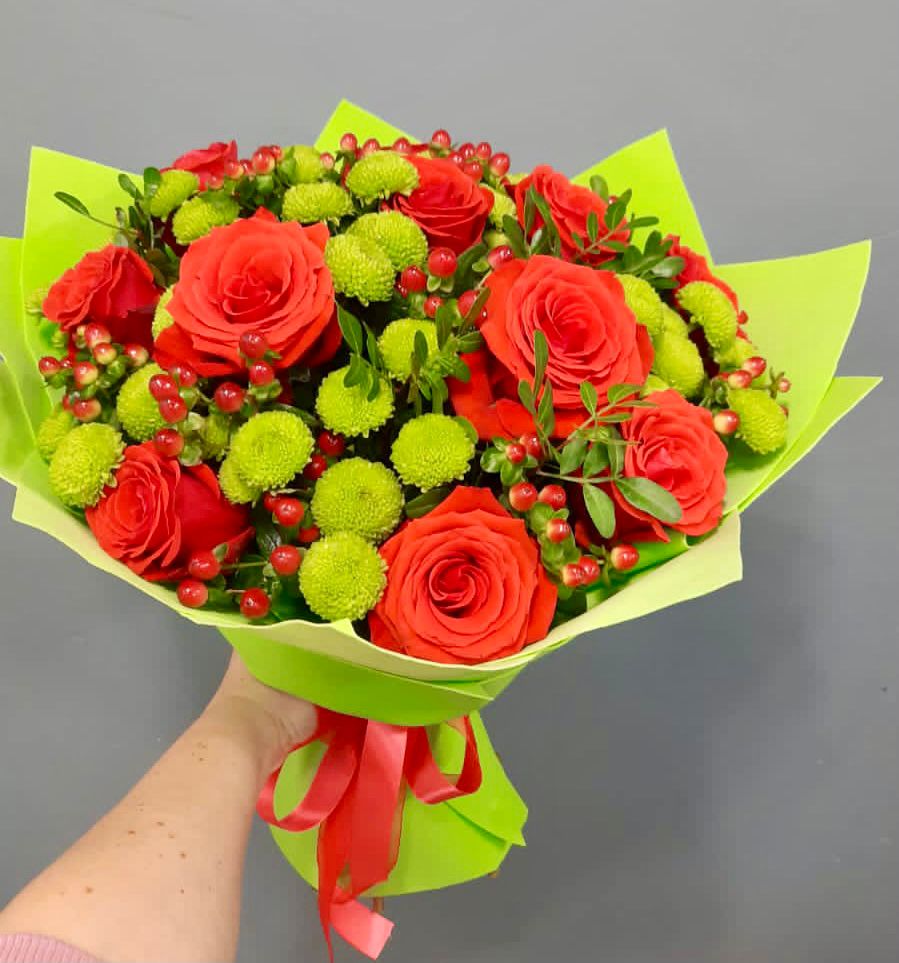 Букет цветов из: Хризантемы и Розы в Кондинское