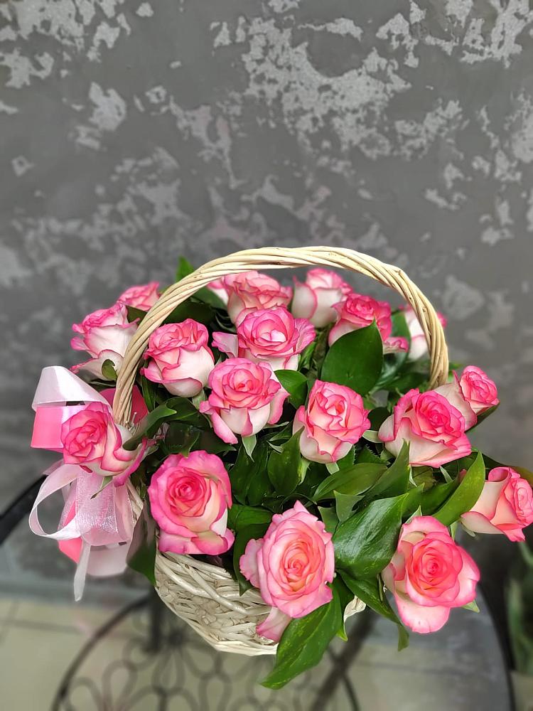Цветочная композиция из Розы в корзине в Кондинское