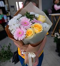 Букет цветов из:  Герберы, Розы и Хризантемы в Кондинское