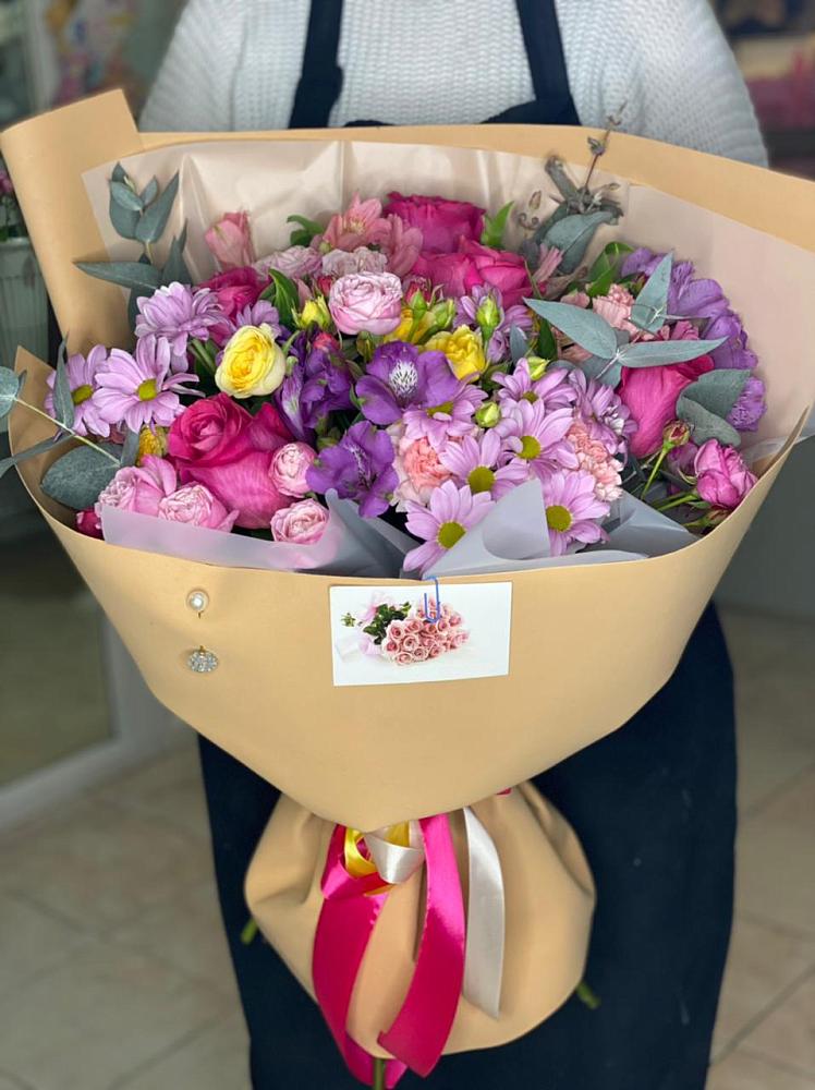 Букет цветов из: Хризантемы, Гвоздики и Альстромерии в Кондинское