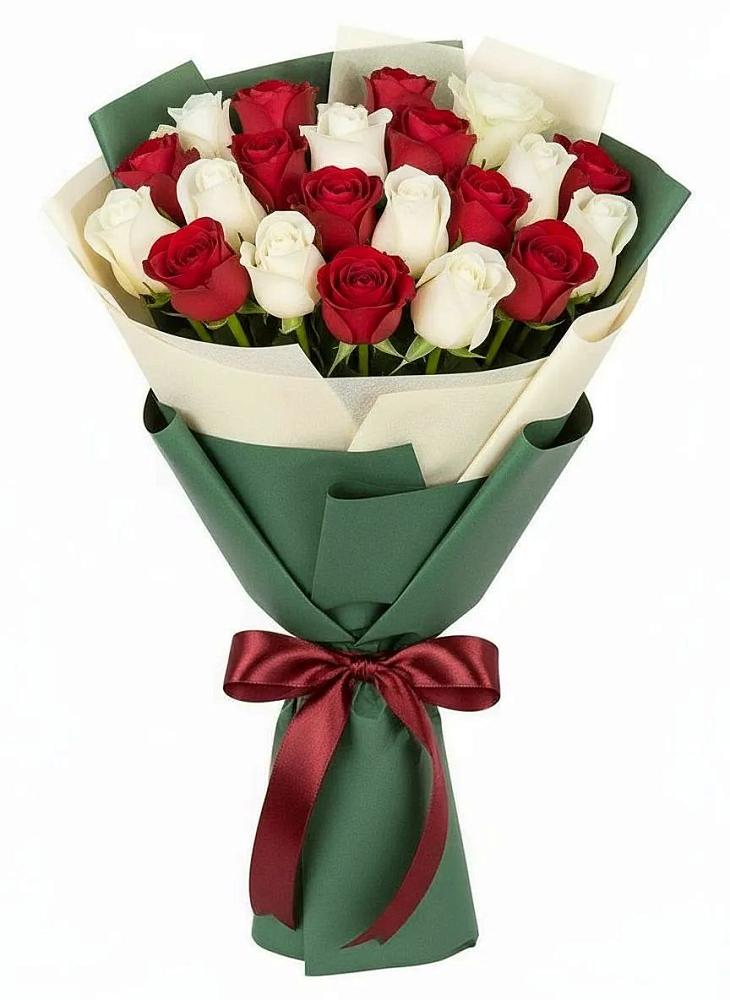 Букет Микс из красных и белых роз в Кондинское