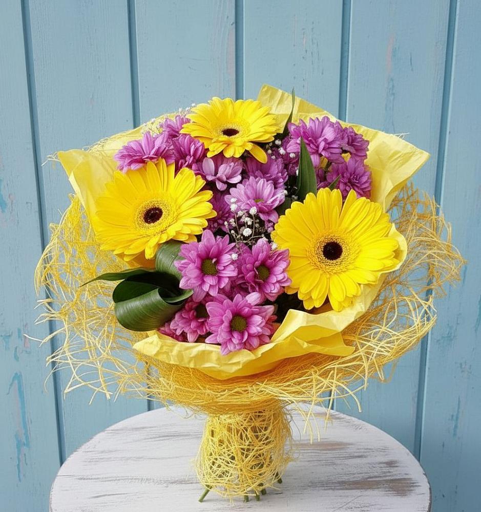 Букет цветов из: Хризантемы и Герберы в Кондинское