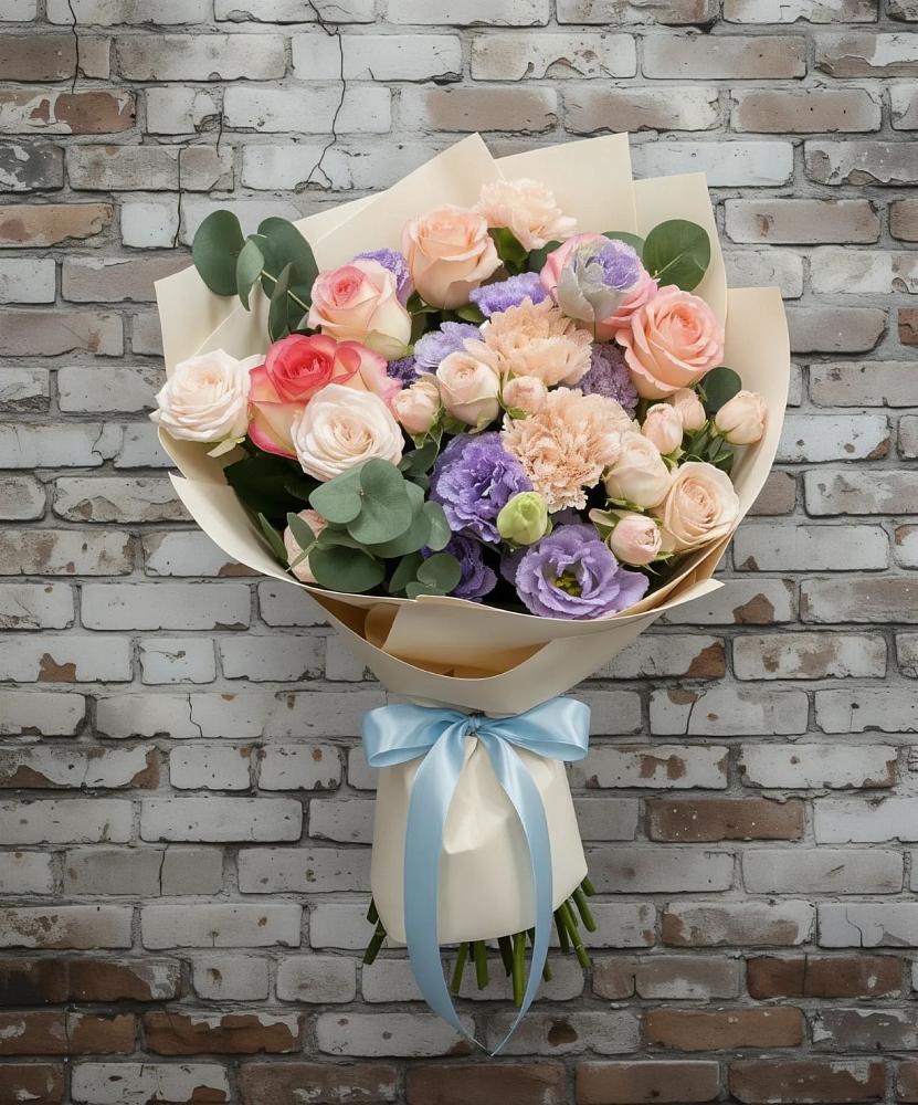 Букет цветов из: Розы, Лизиантусы и Гвоздики в Кондинское