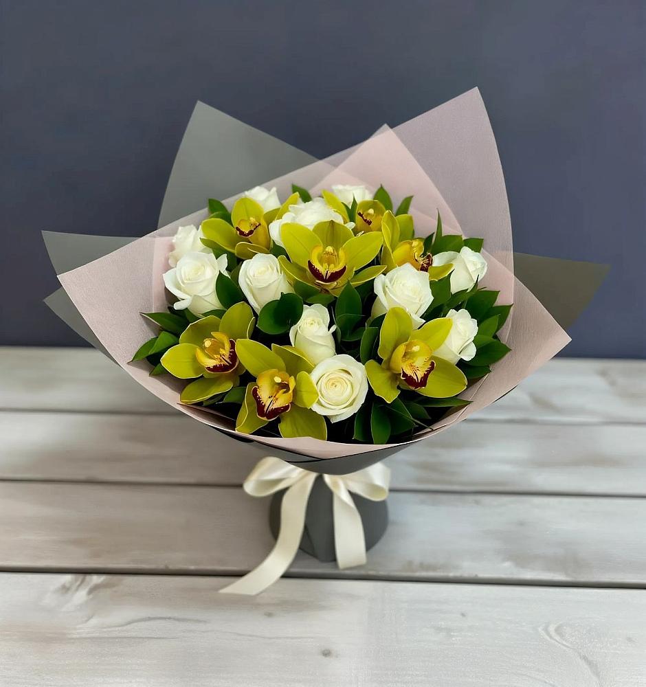 Букет цветов из: Орхидеи и Розы в Кондинское